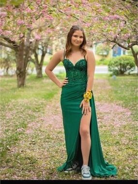 Colette Green Prom Dress Size 2 Like New